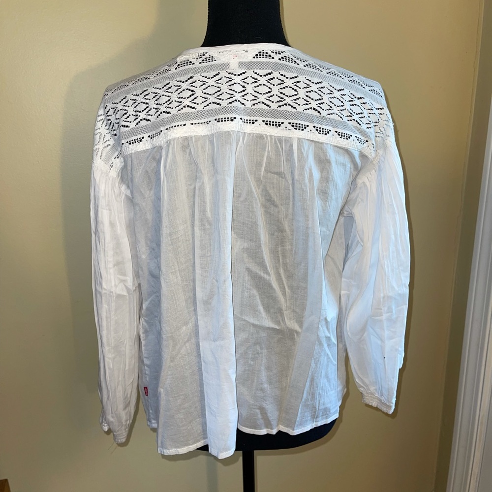 NWT Woman’s White Embroidered Boho Blouse - Picture 7 of 10